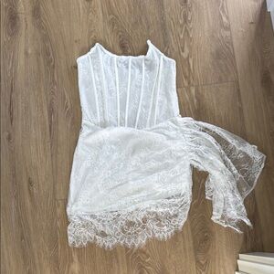 Elegant White Lace Nightgown